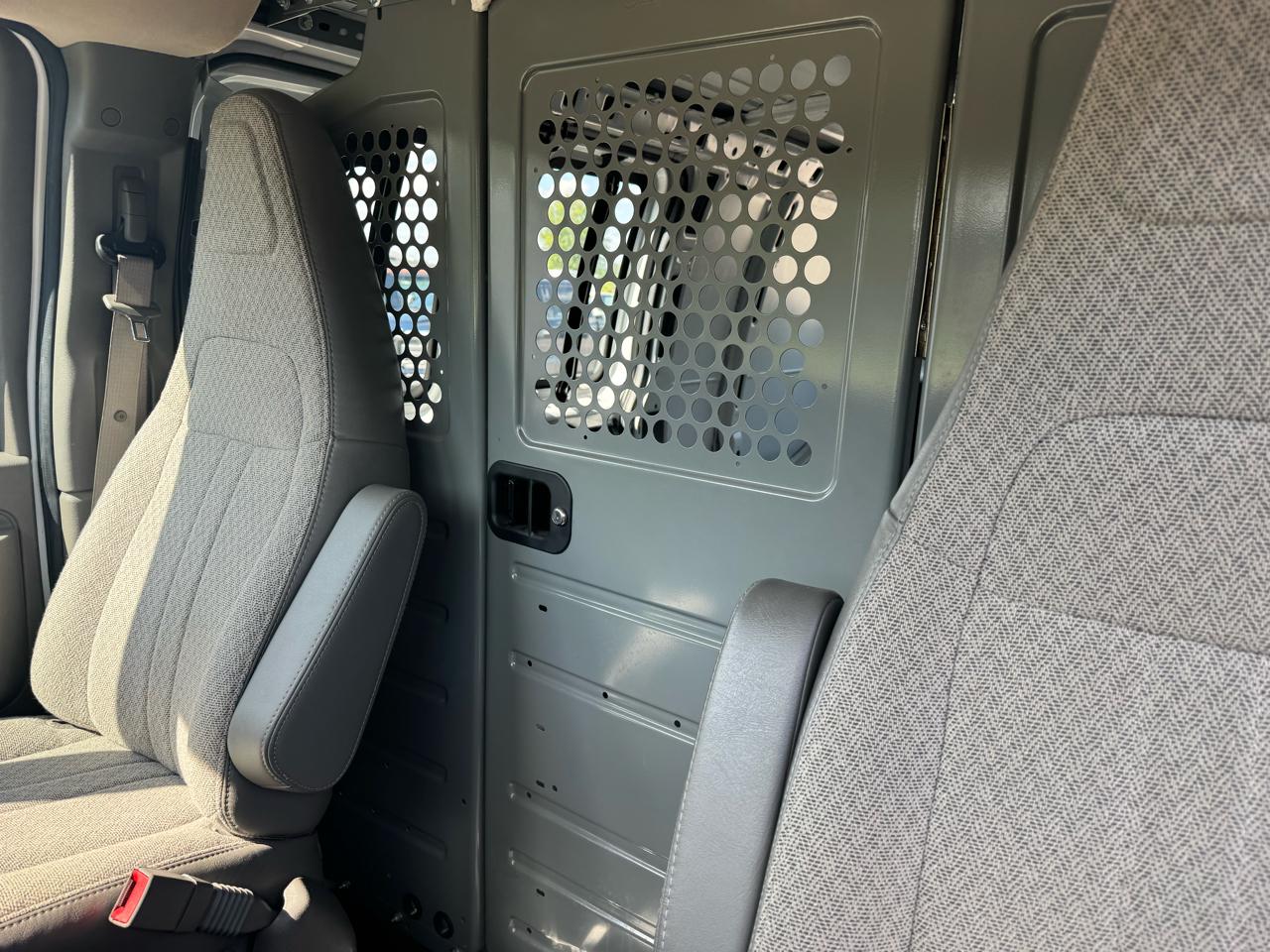 Chevrolet Express Cargo Van RWD 2500 135" 2023
