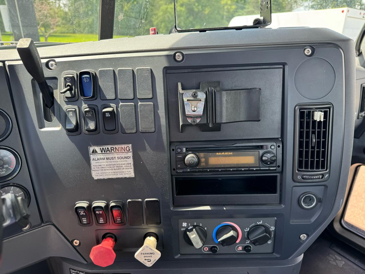 Mack CXU613  2011