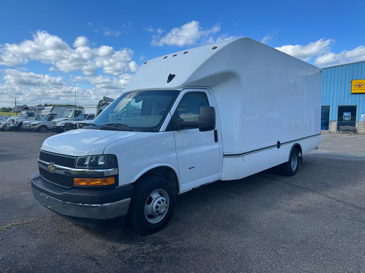Chevrolet Express Commercial Cutaway 3500 Van 177" 2024