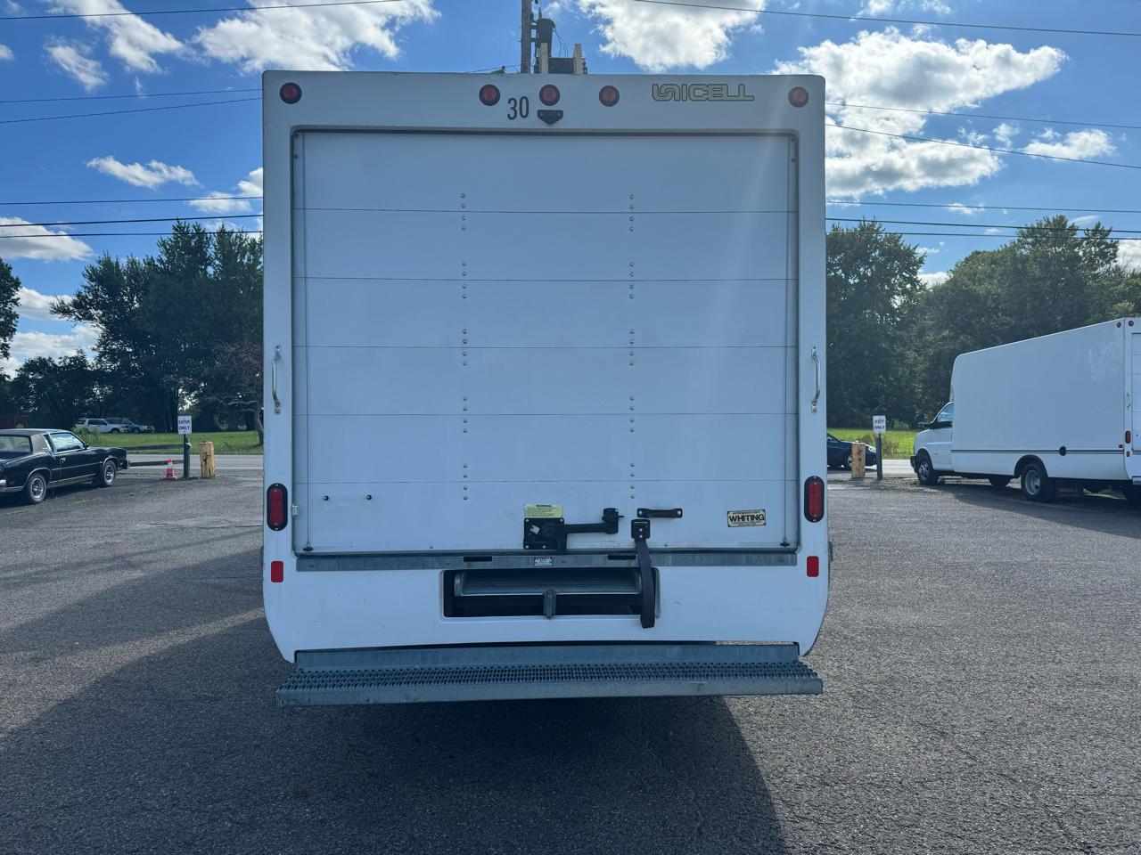 Chevrolet Express Commercial Cutaway 3500 Van 177" 2024