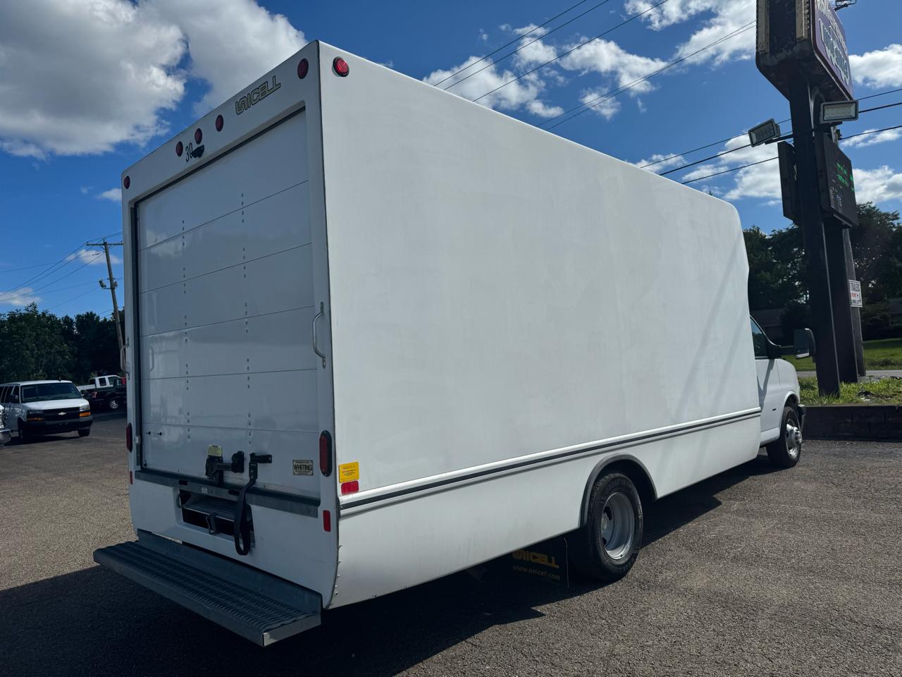 Chevrolet Express Commercial Cutaway 3500 Van 177" 2024
