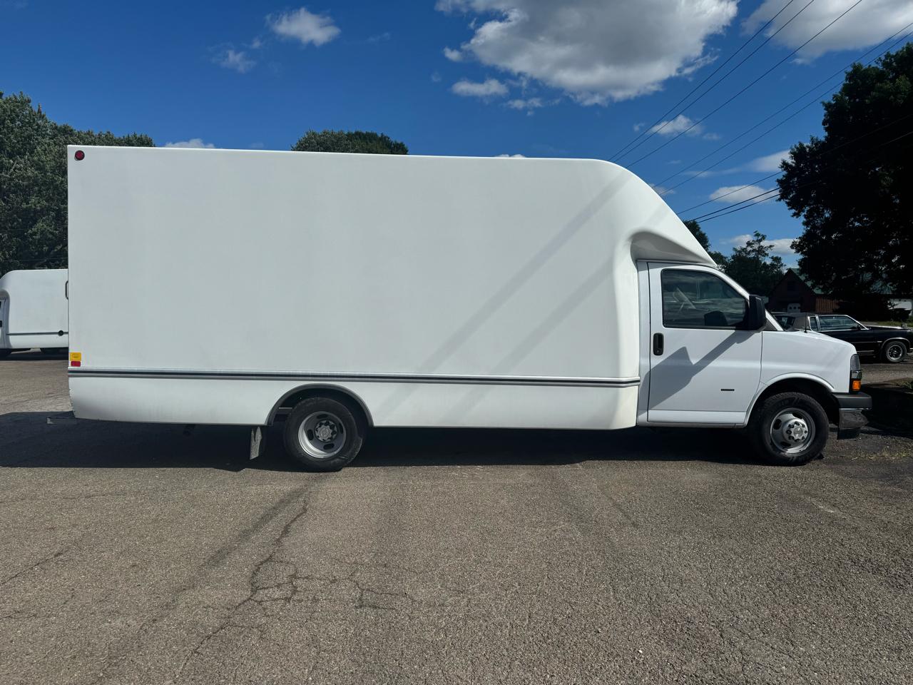 Chevrolet Express Commercial Cutaway 3500 Van 177" 2024