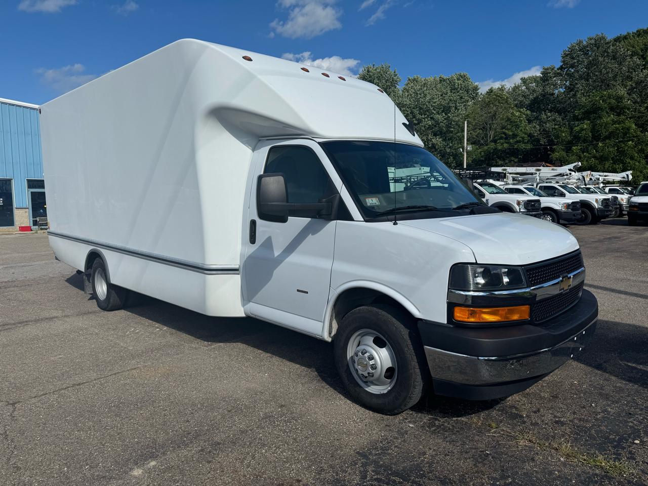 Chevrolet Express Commercial Cutaway 3500 Van 177" 2024
