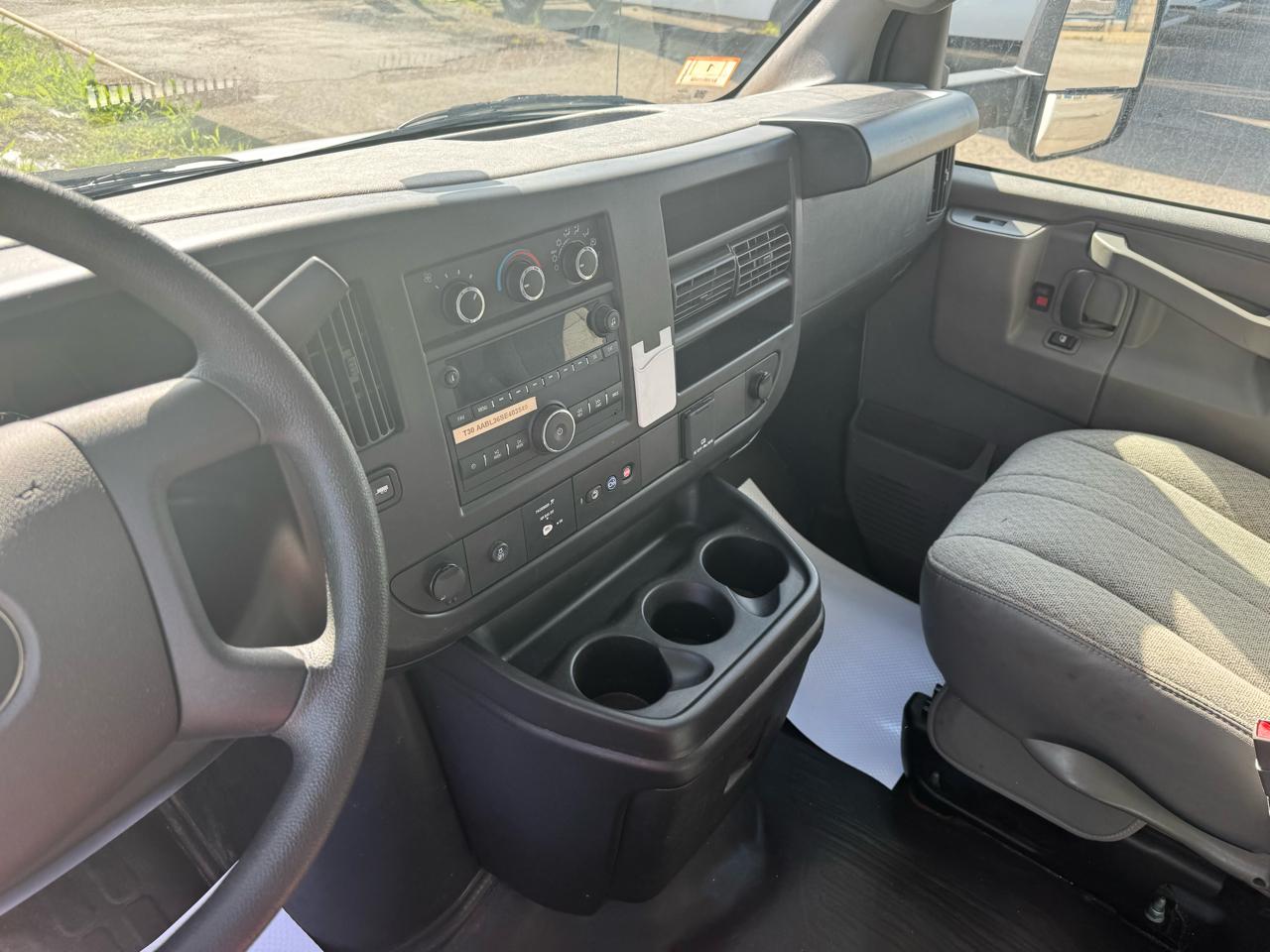 Chevrolet Express Commercial Cutaway 3500 Van 177" 2024