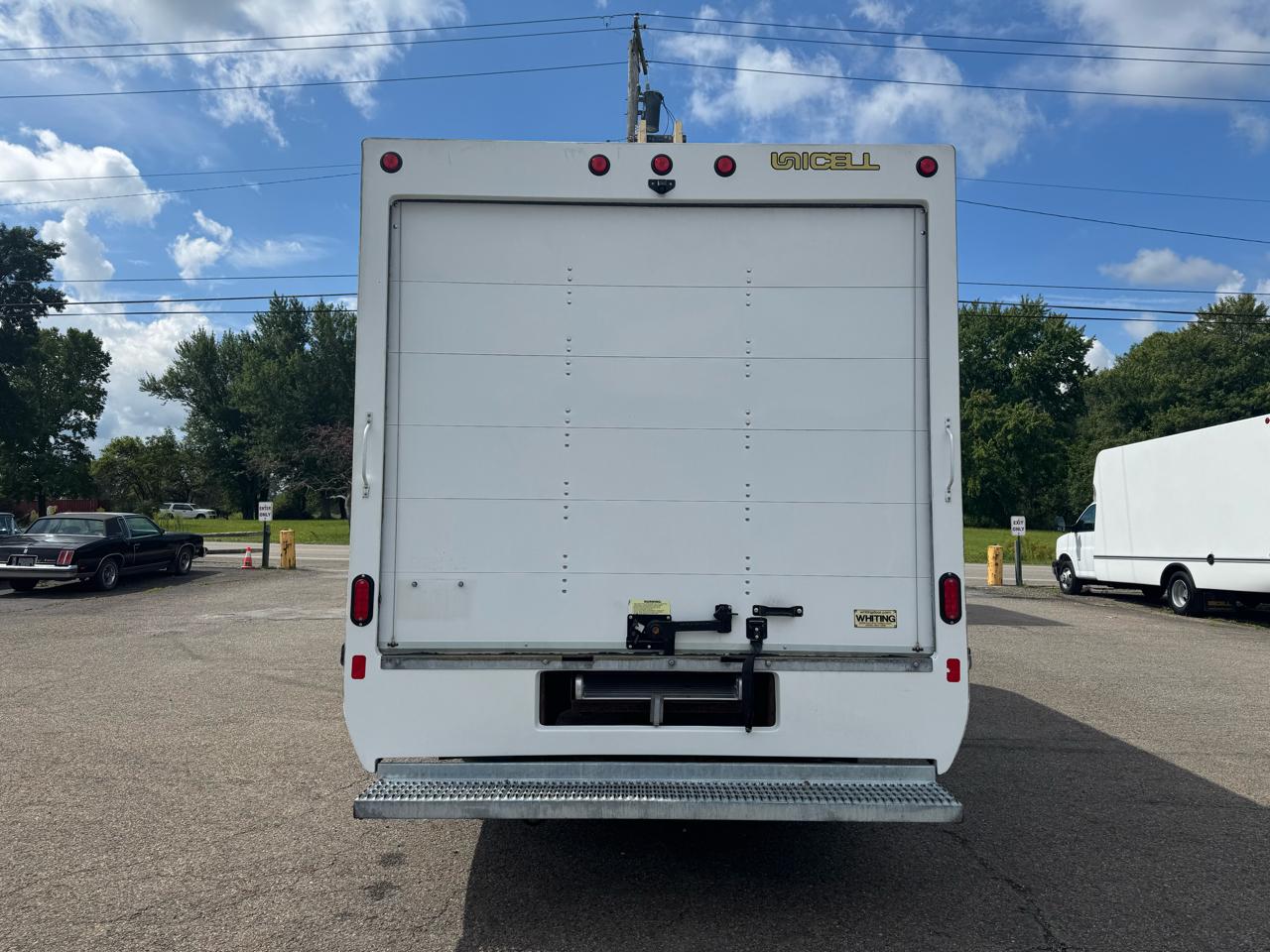 Chevrolet Express Commercial Cutaway 3500 Van 177" 2023