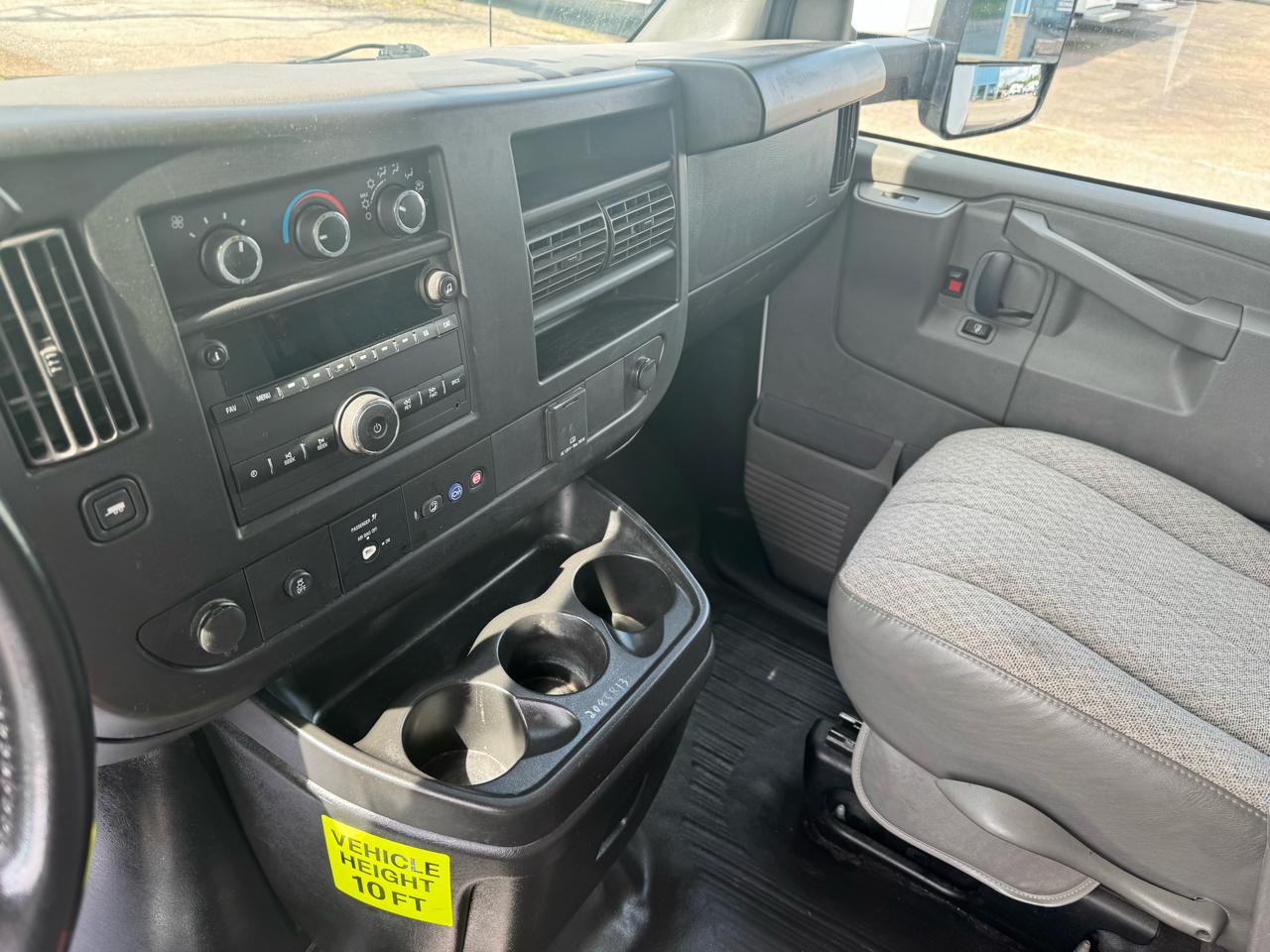 Chevrolet Express Commercial Cutaway 3500 Van 177" 2023