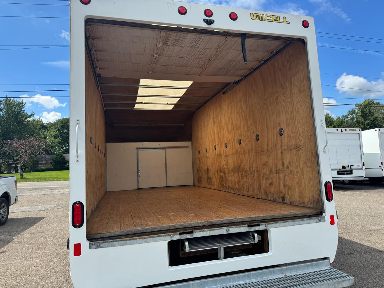 Chevrolet Express Commercial Cutaway 3500 Van 177" 2023