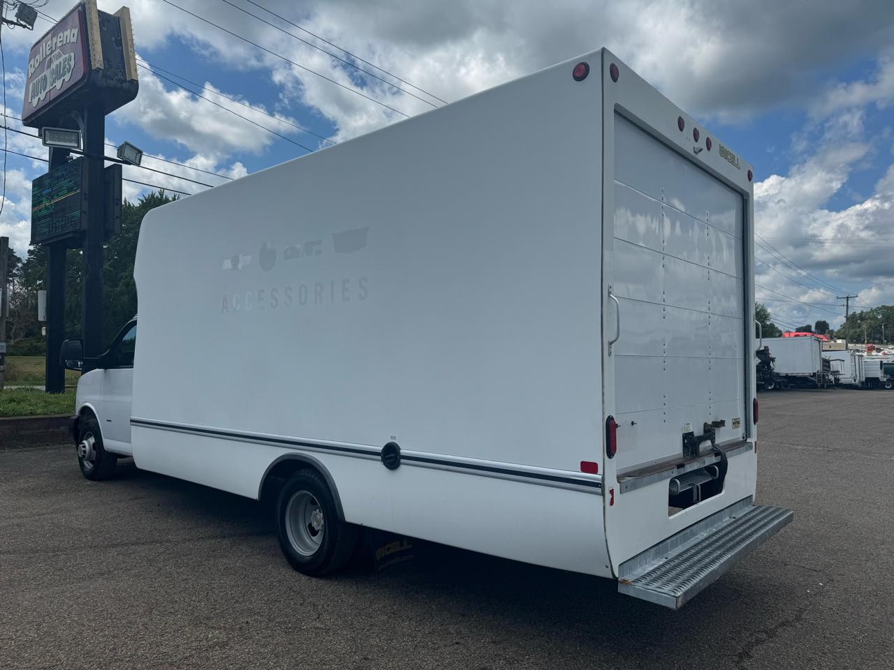 Chevrolet Express Commercial Cutaway 3500 Van 177" 2023