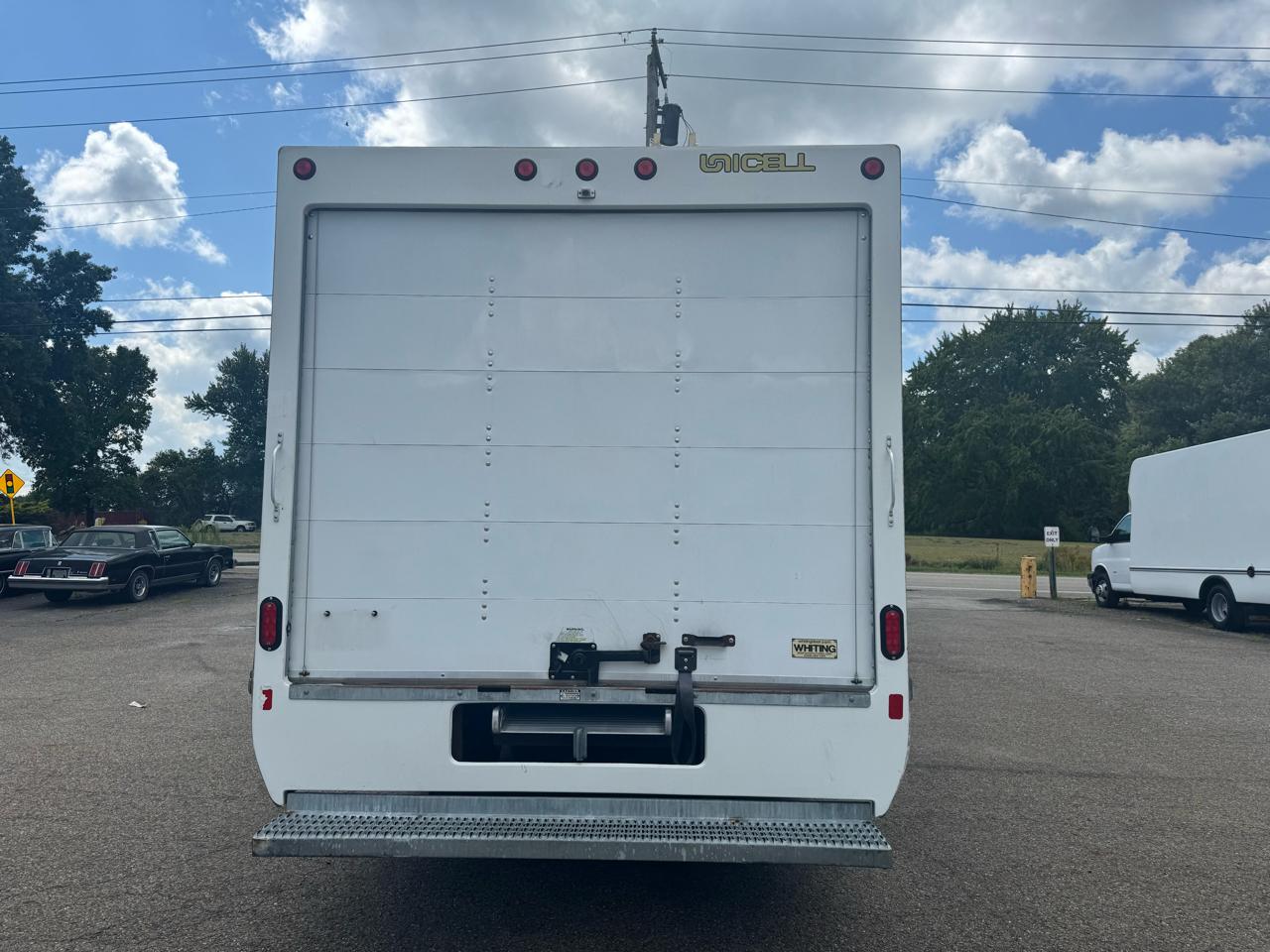 Chevrolet Express Commercial Cutaway 3500 Van 177" 2023