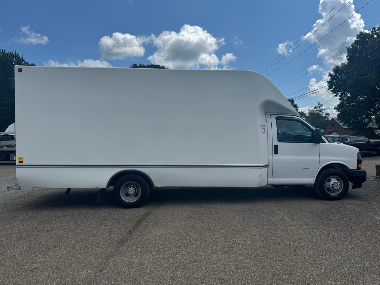 Chevrolet Express Commercial Cutaway 3500 Van 177" 2023