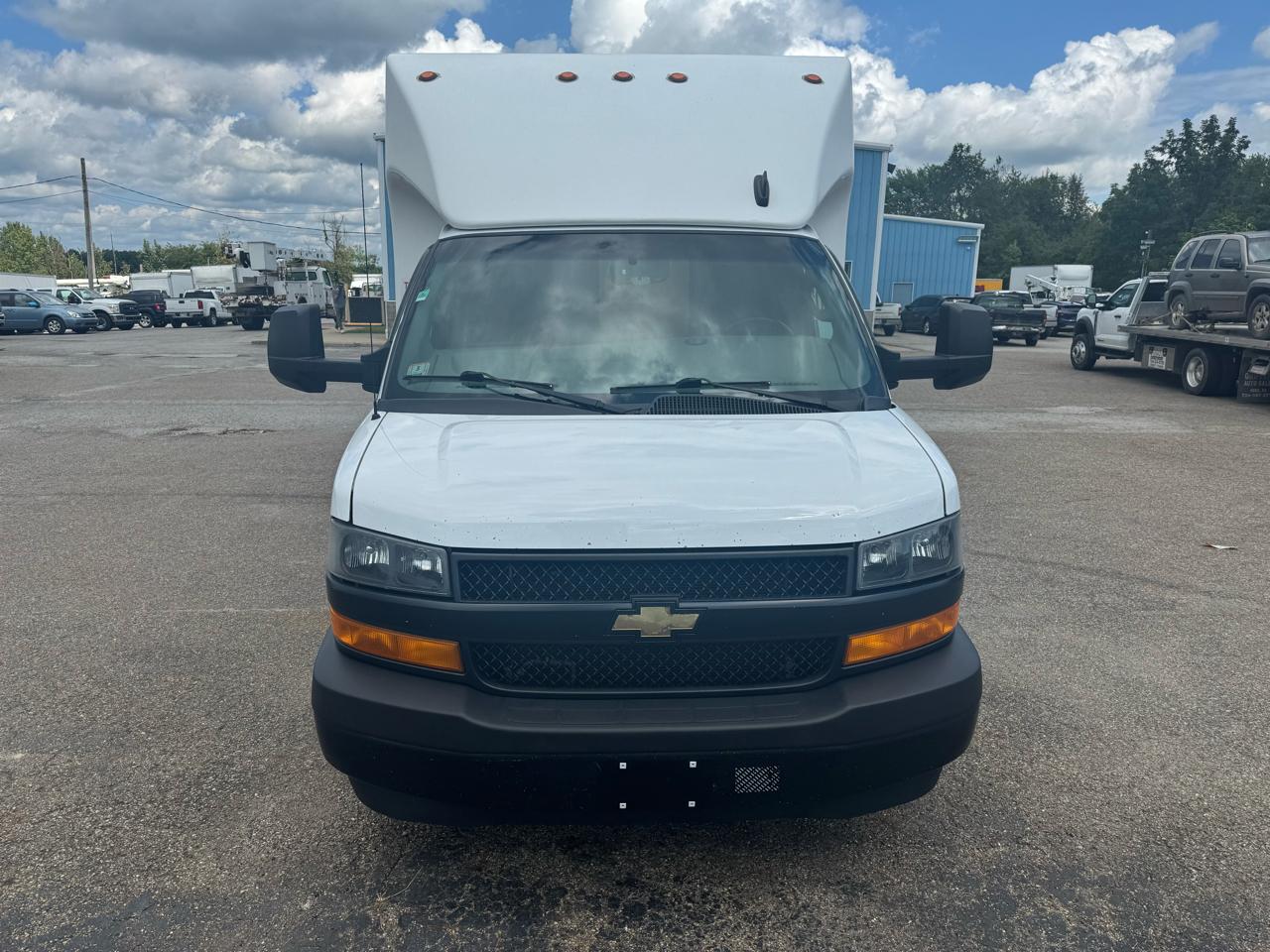 Chevrolet Express Commercial Cutaway 3500 Van 177" 2023