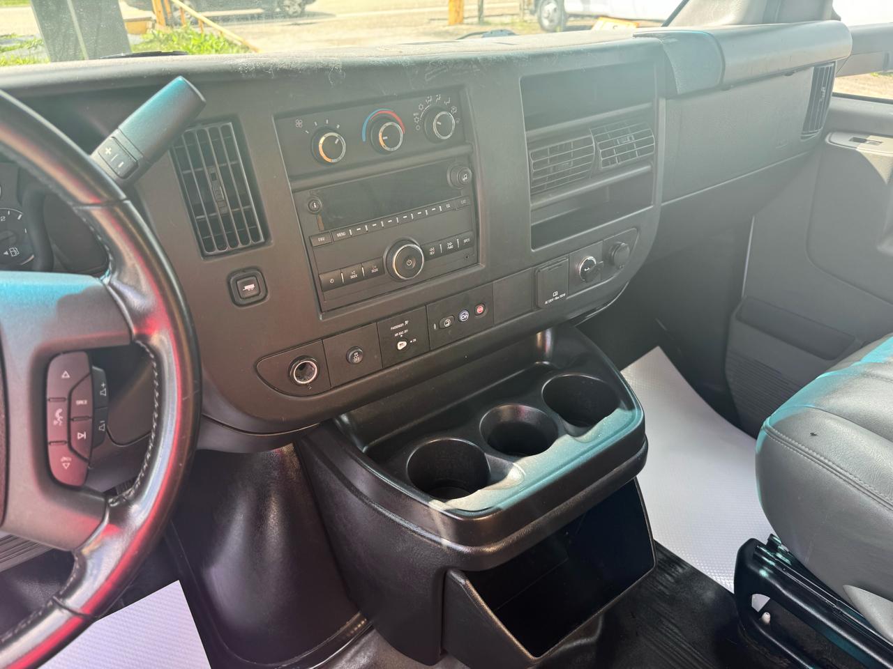 Chevrolet Express Commercial Cutaway 3500 Van 177" 2023