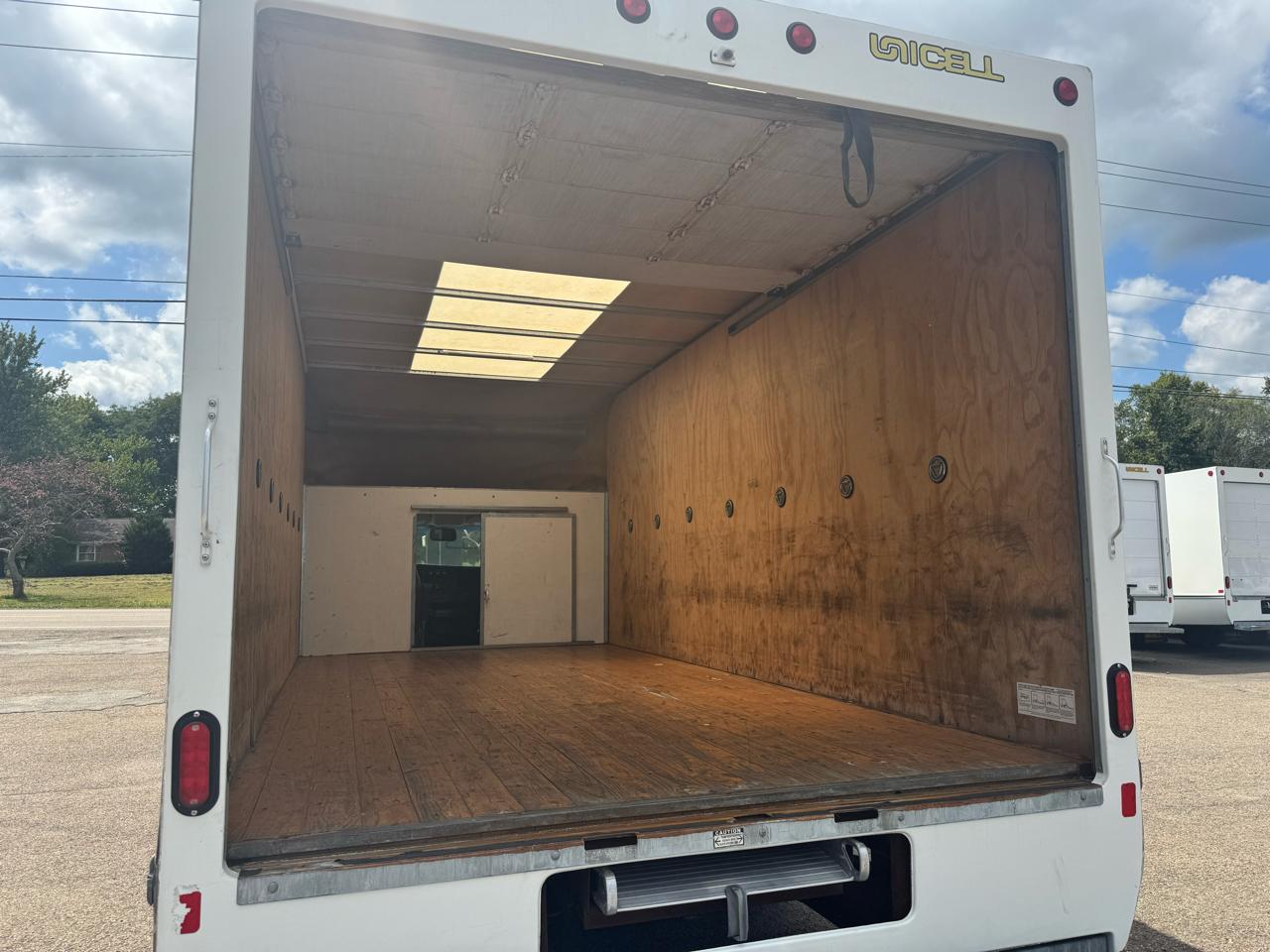 Chevrolet Express Commercial Cutaway 3500 Van 177" 2023