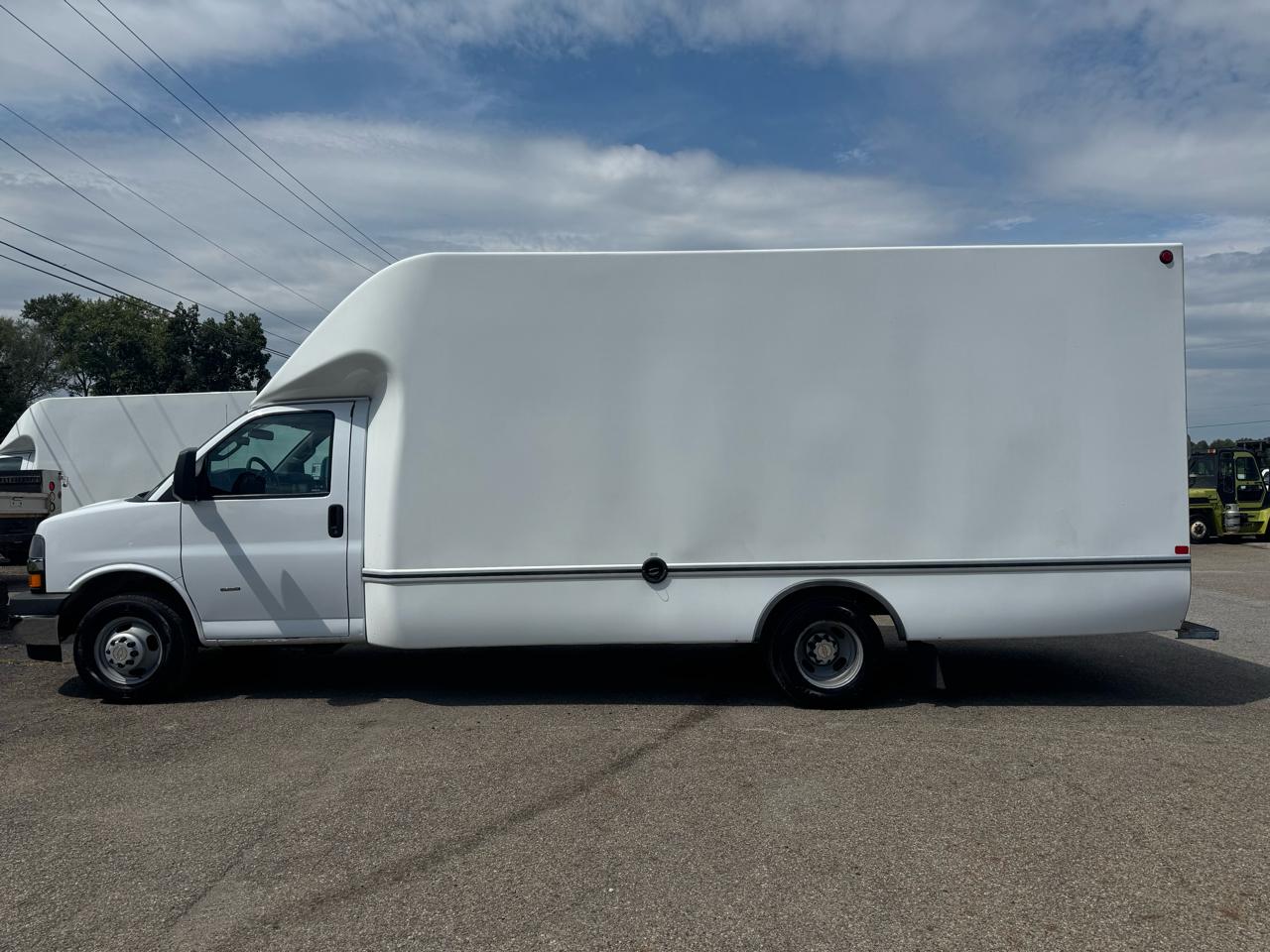Chevrolet Express Commercial Cutaway 3500 Van 177" 2021