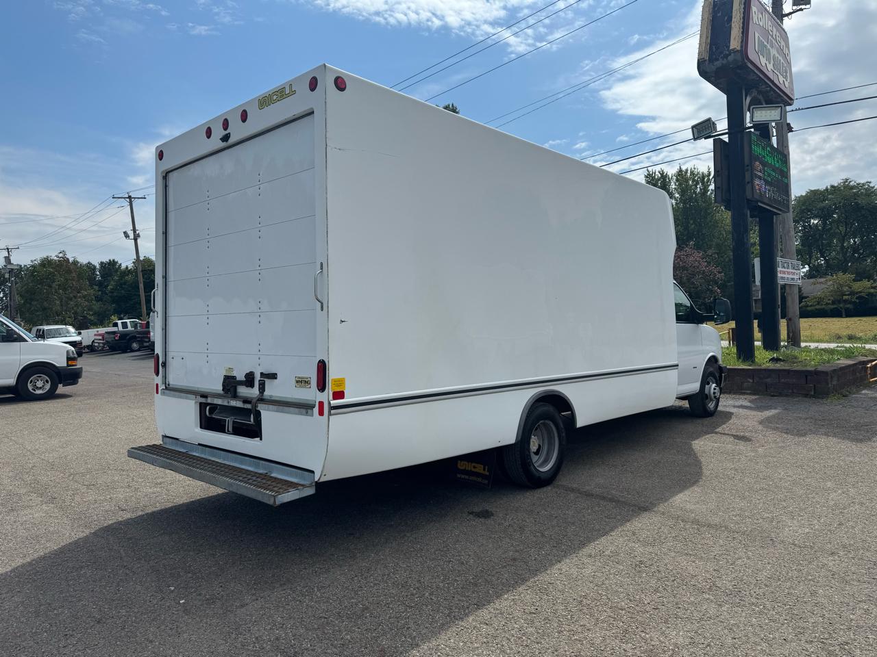 Chevrolet Express Commercial Cutaway 3500 Van 177" 2021
