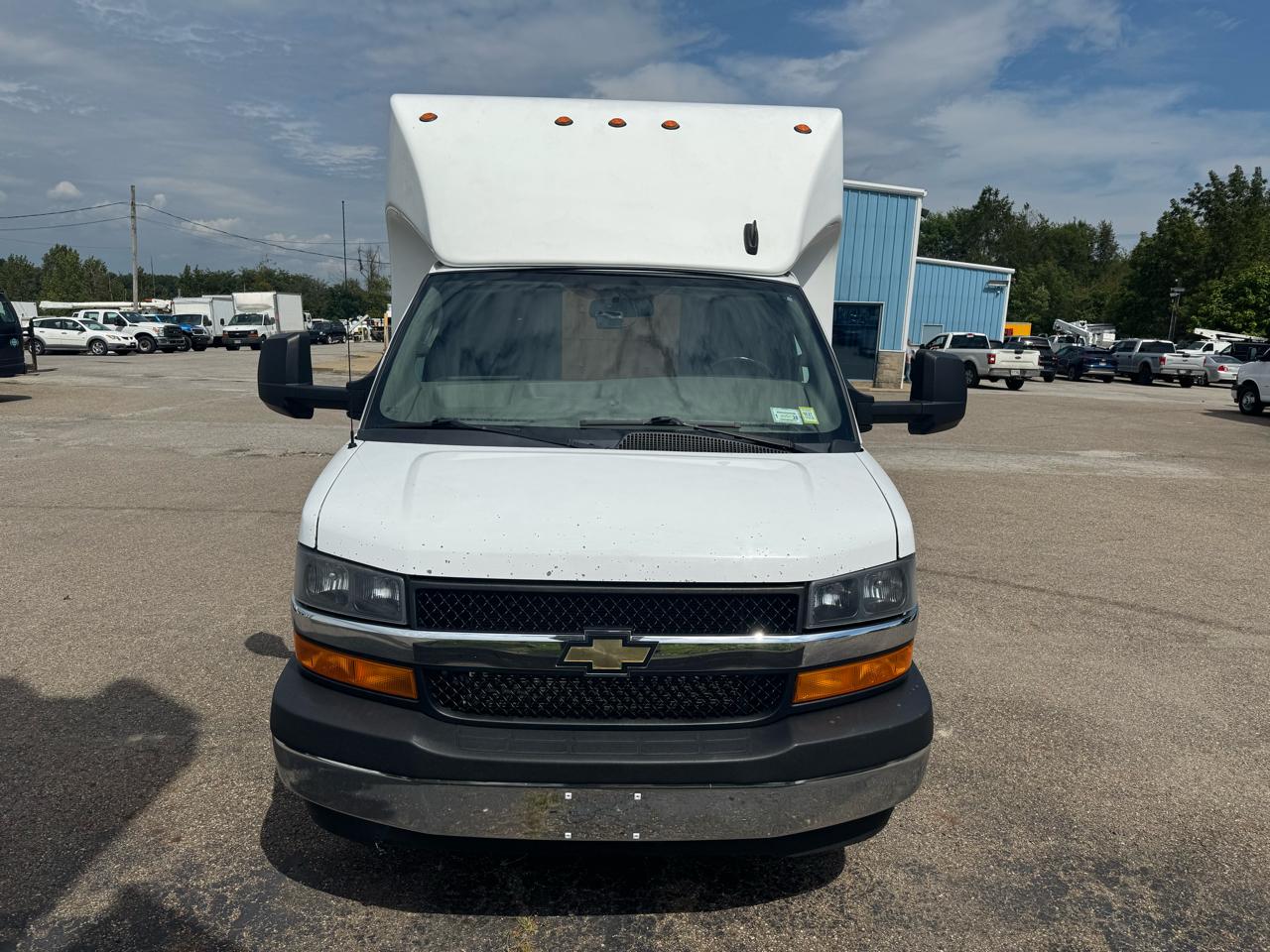 Chevrolet Express Commercial Cutaway 3500 Van 177" 2021