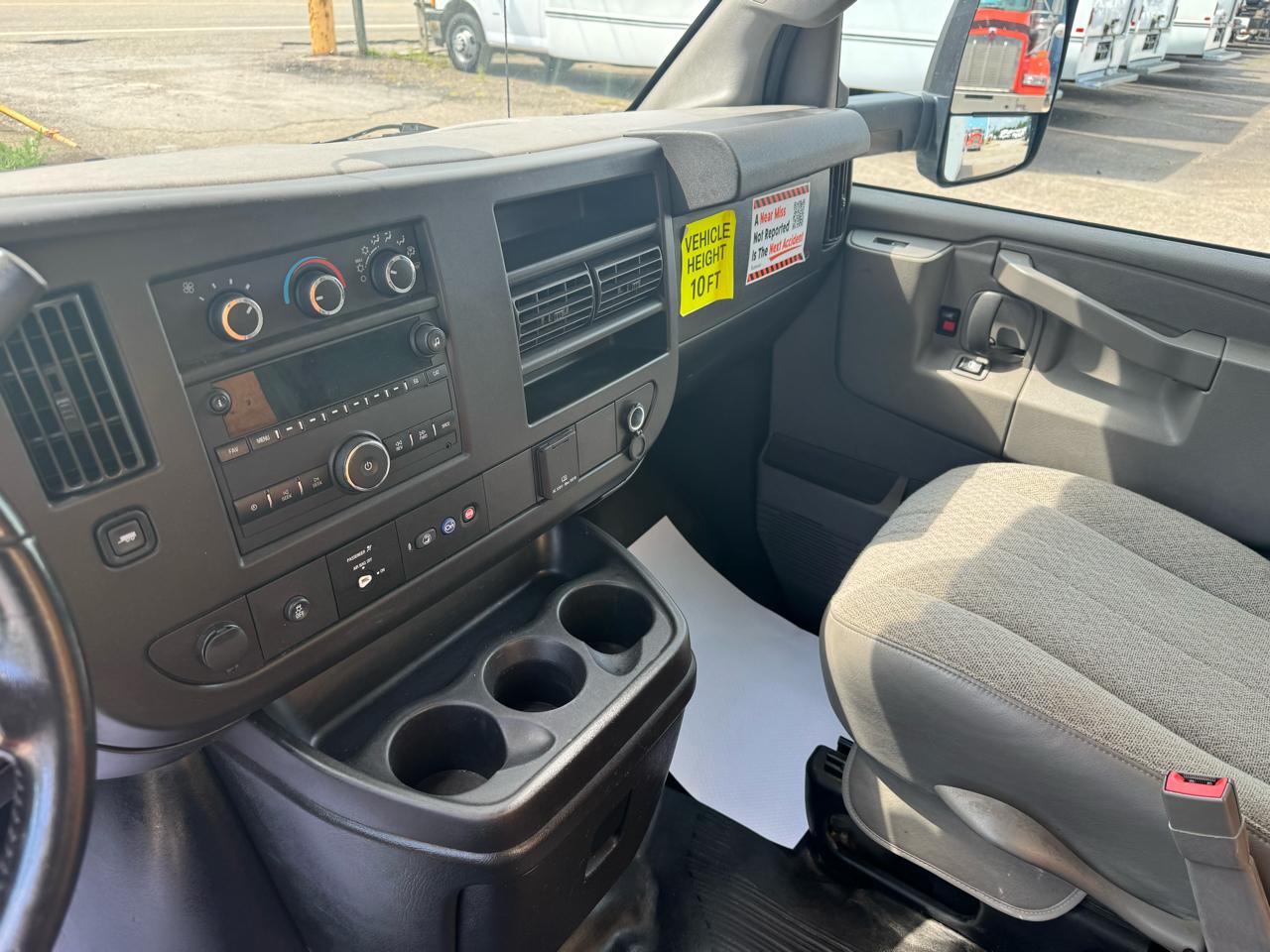 Chevrolet Express Commercial Cutaway 3500 Van 177" 2021