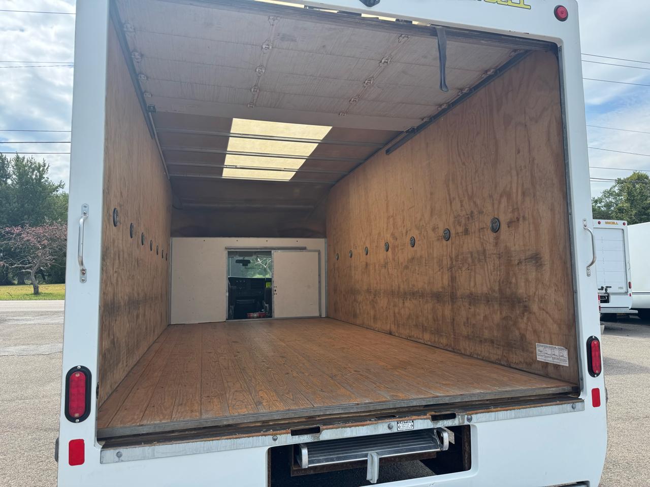 Chevrolet Express Commercial Cutaway 3500 Van 177" 2021