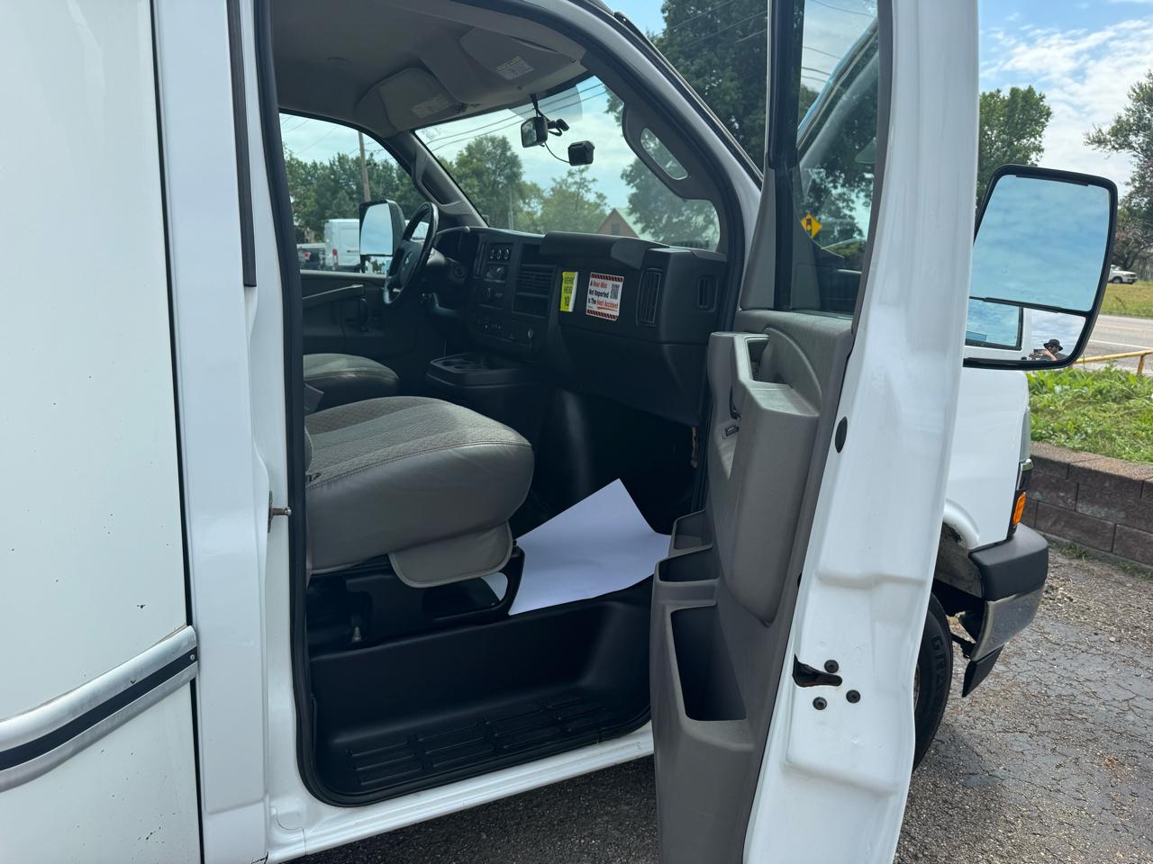 Chevrolet Express Commercial Cutaway 3500 Van 177" 2021