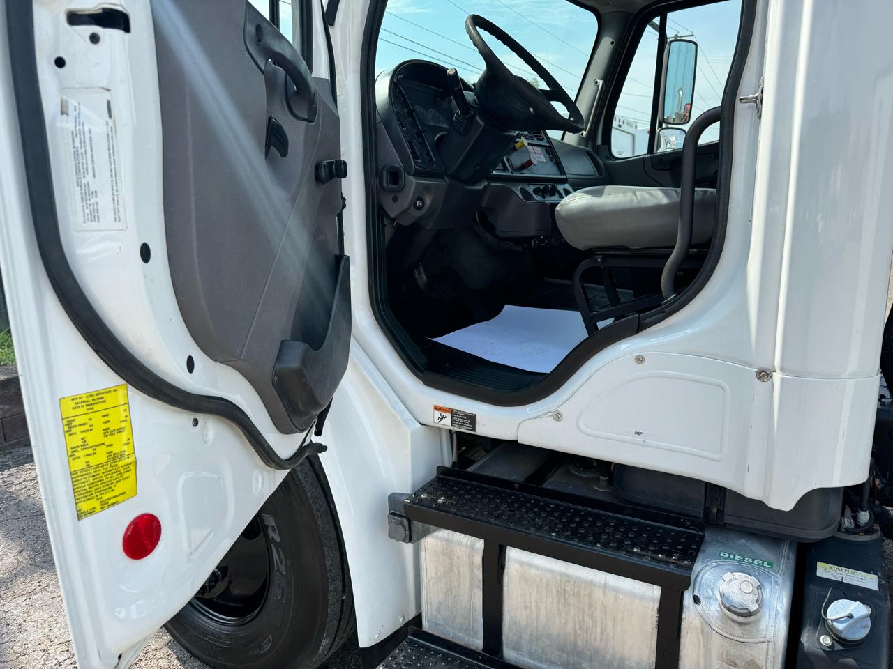 Freightliner M2 106  2017