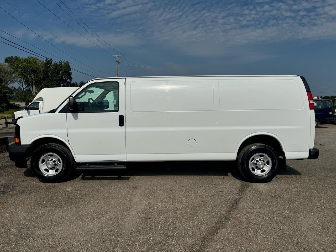 Chevrolet Express Cargo Van RWD 2500 155" 2017