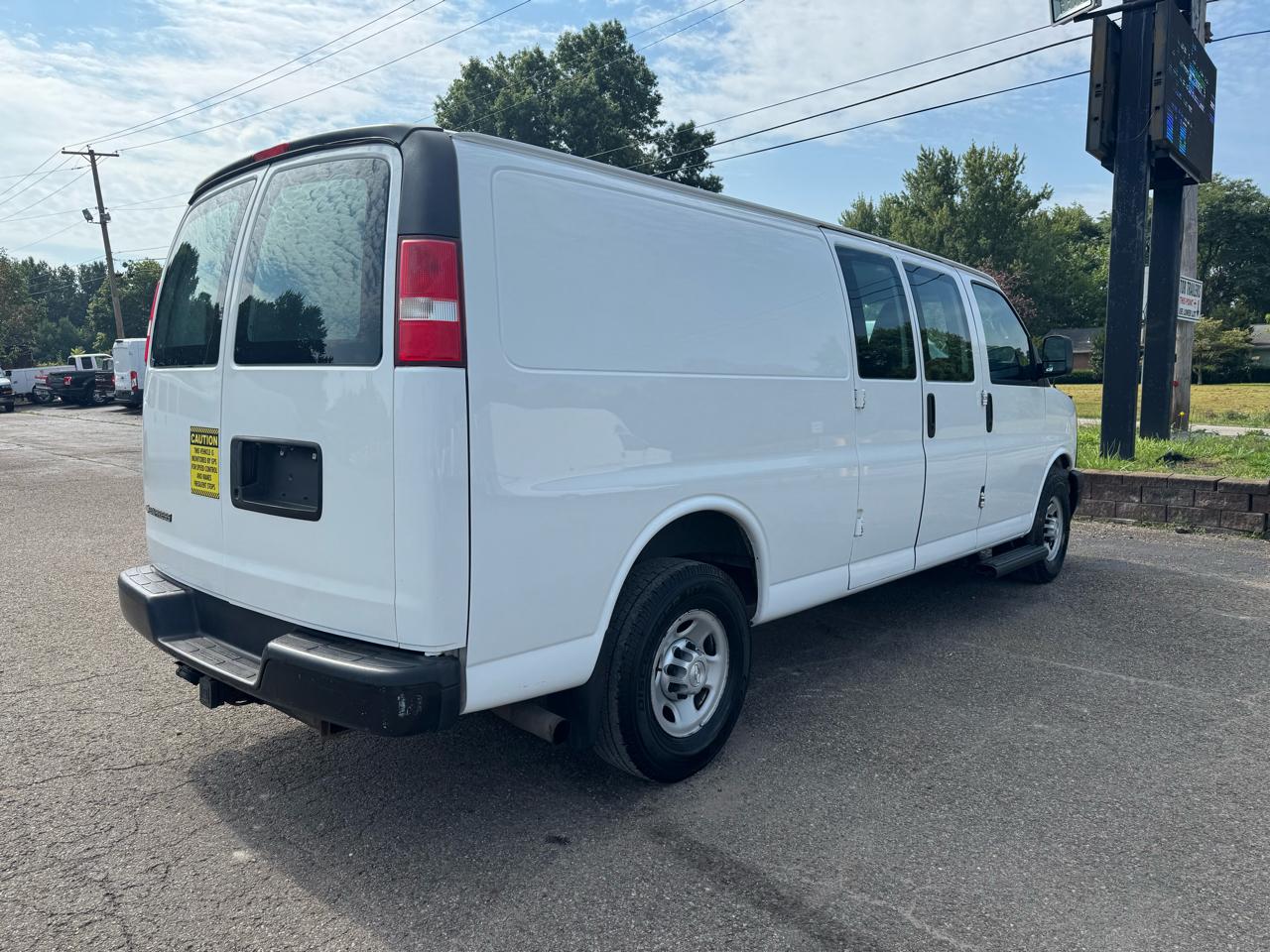 Chevrolet Express Cargo Van RWD 2500 155" 2017