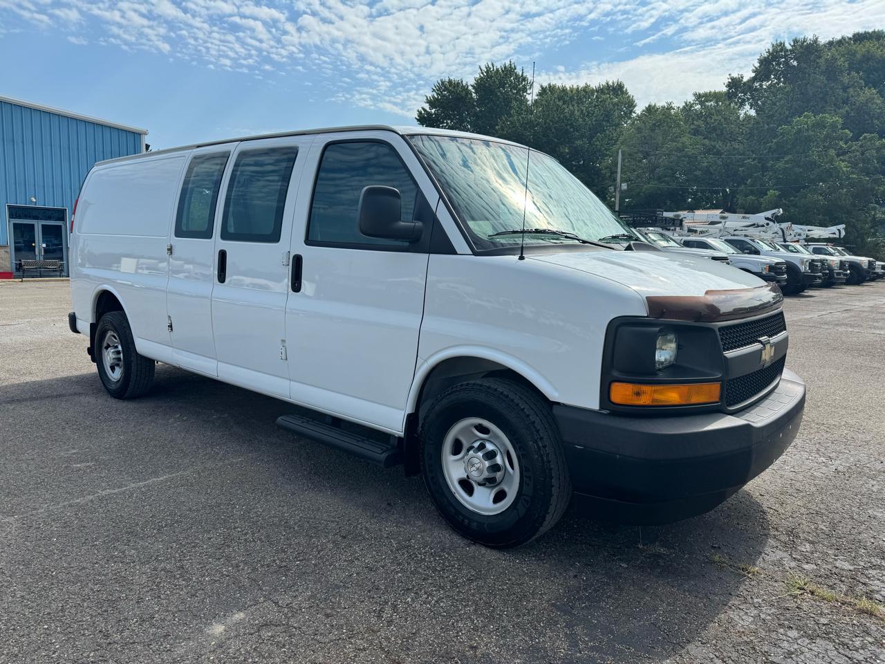 Chevrolet Express Cargo Van RWD 2500 155" 2017