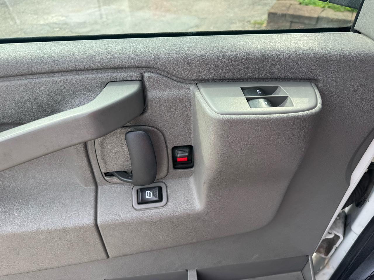 Chevrolet Express Cargo Van RWD 2500 155" 2017