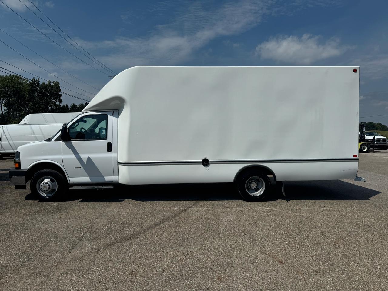 Chevrolet Express Commercial Cutaway 3500 Van 177" 2024