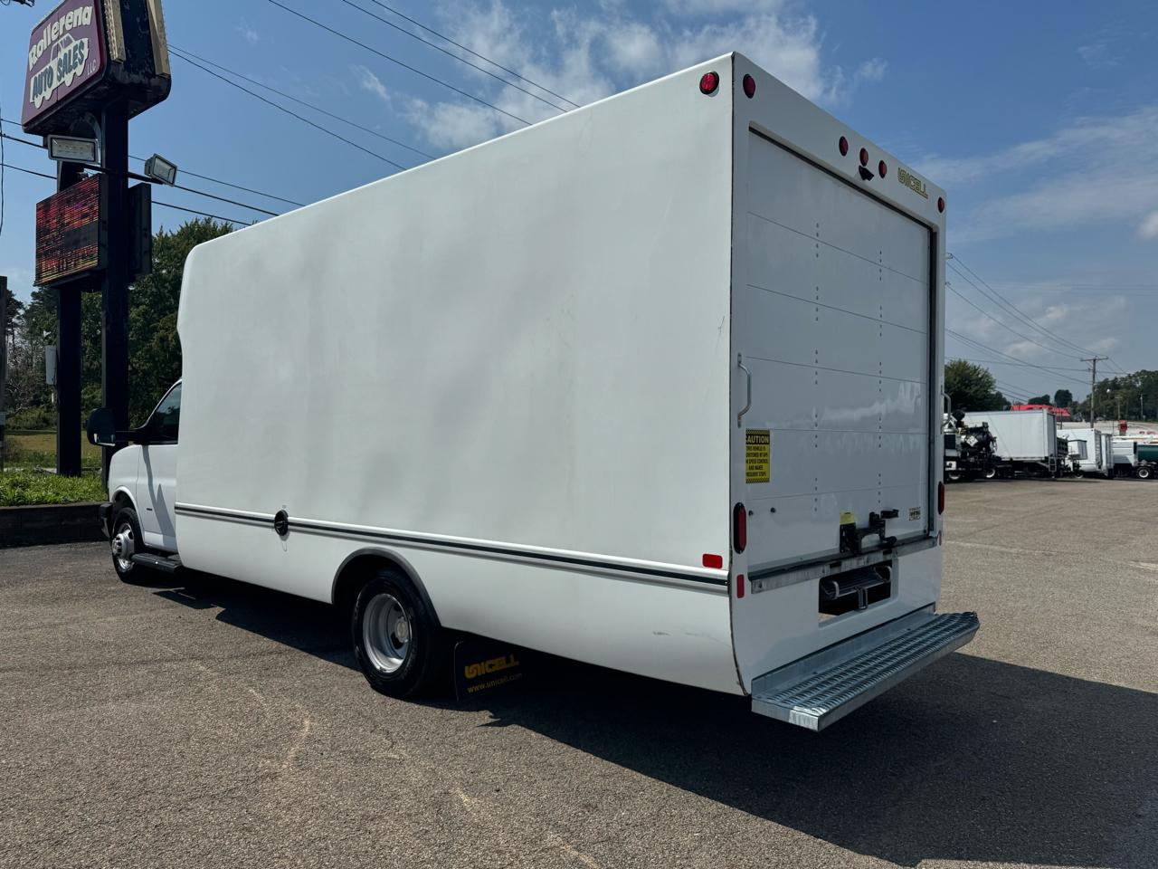 Chevrolet Express Commercial Cutaway 3500 Van 177" 2024