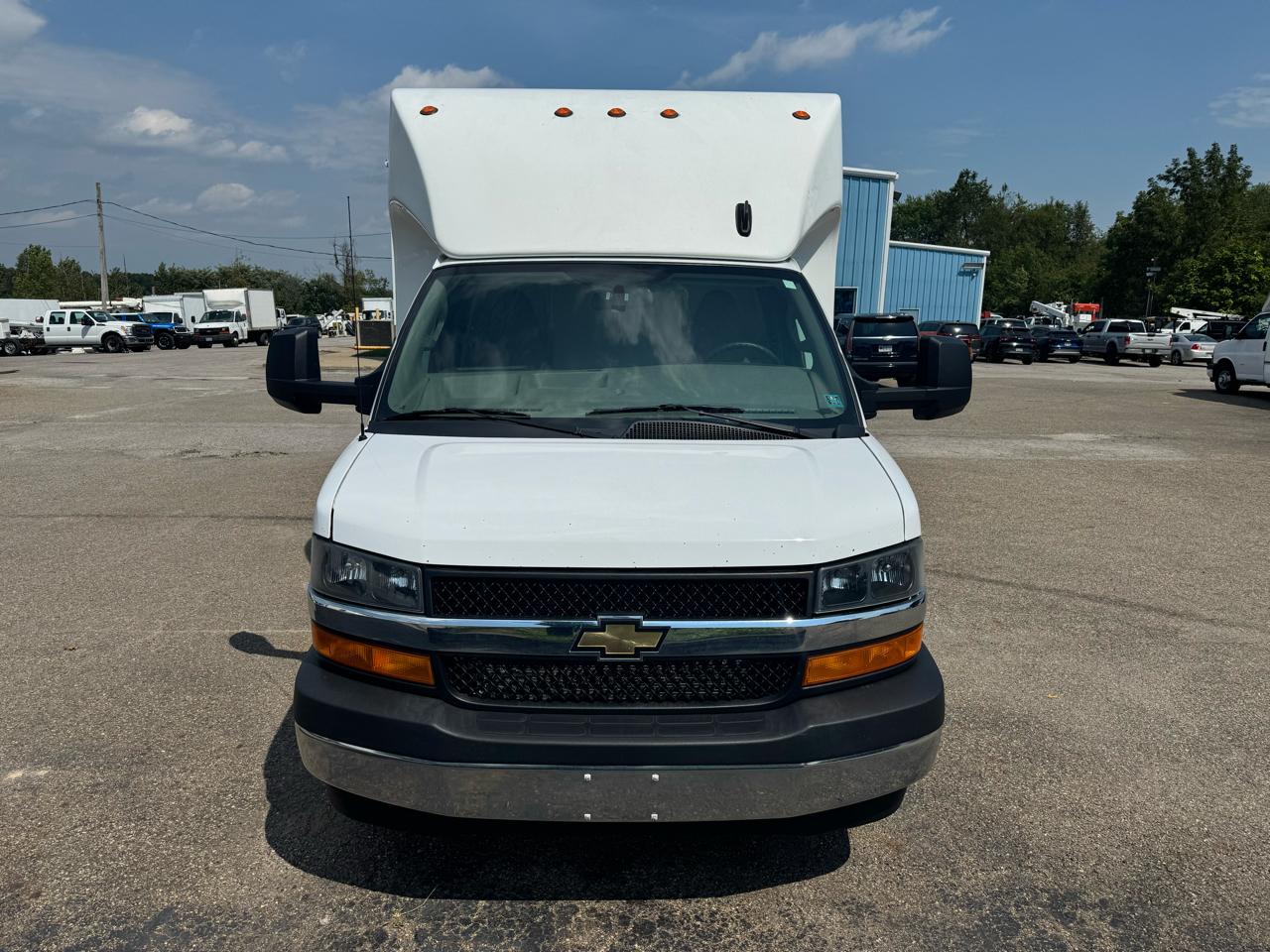 Chevrolet Express Commercial Cutaway 3500 Van 177" 2024
