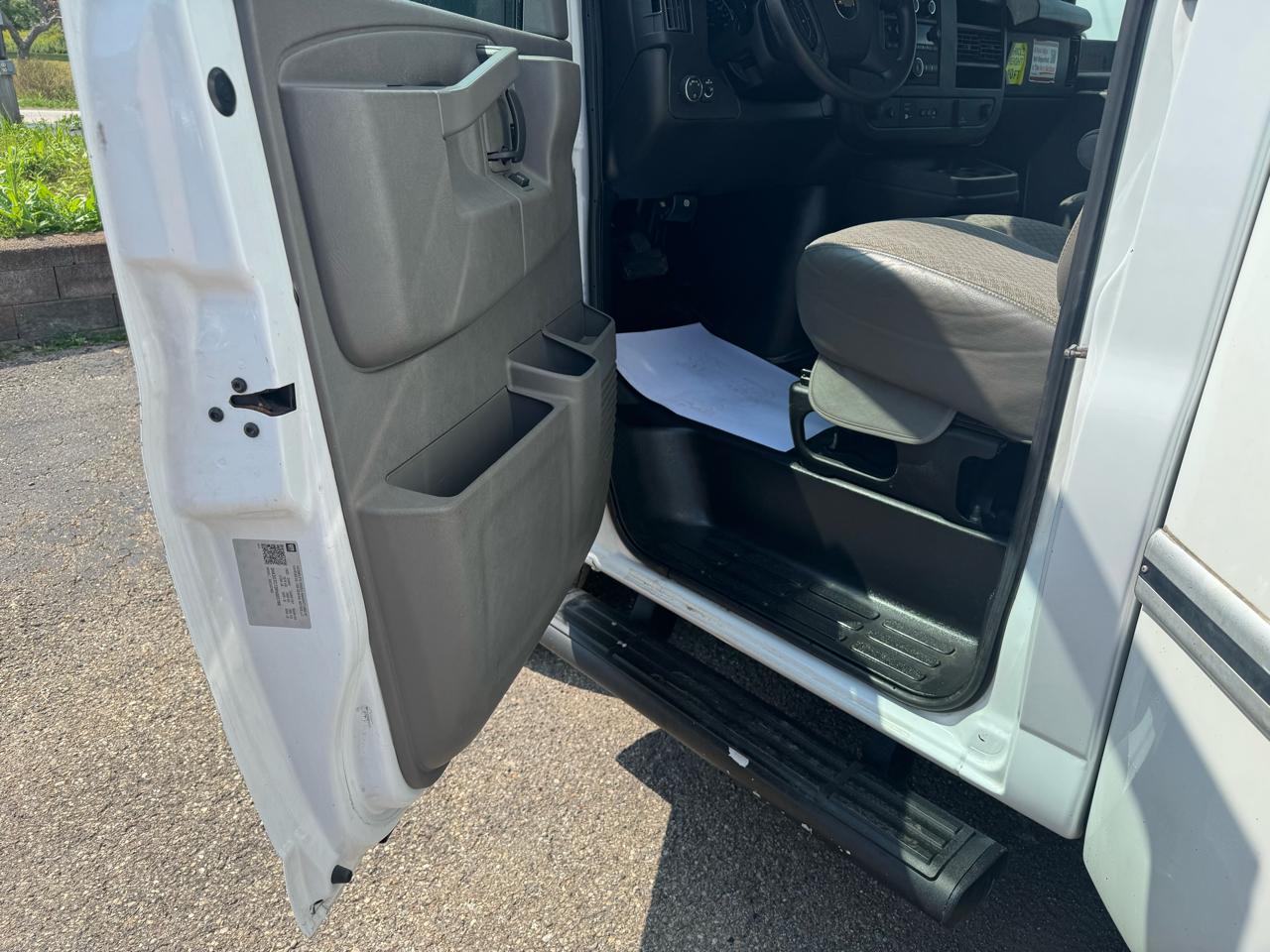 Chevrolet Express Commercial Cutaway 3500 Van 177" 2024