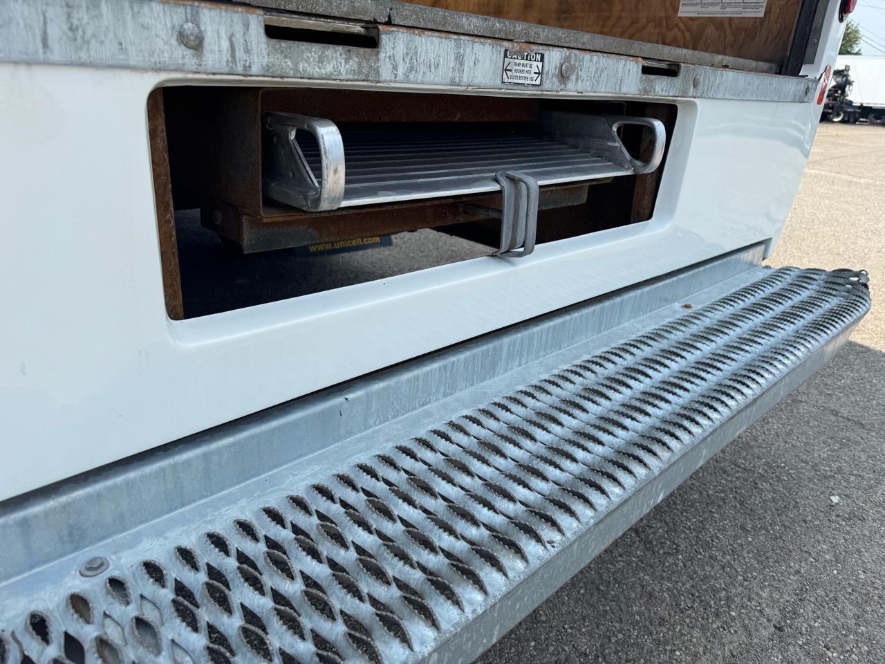 Chevrolet Express Commercial Cutaway 3500 Van 177" 2024