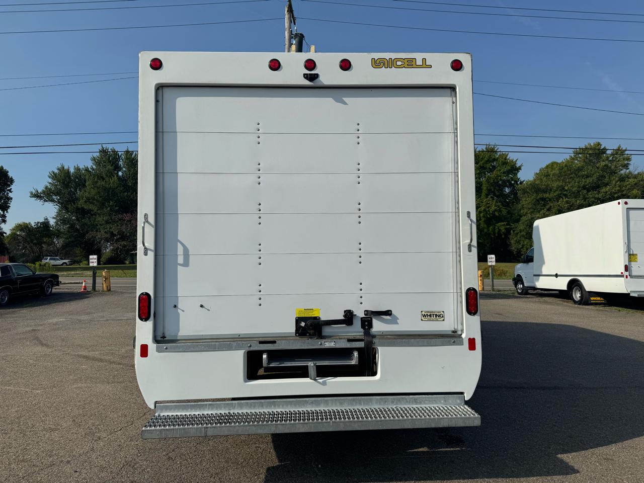 GMC Savana Commercial Cutaway 3500 Van 177" 2025