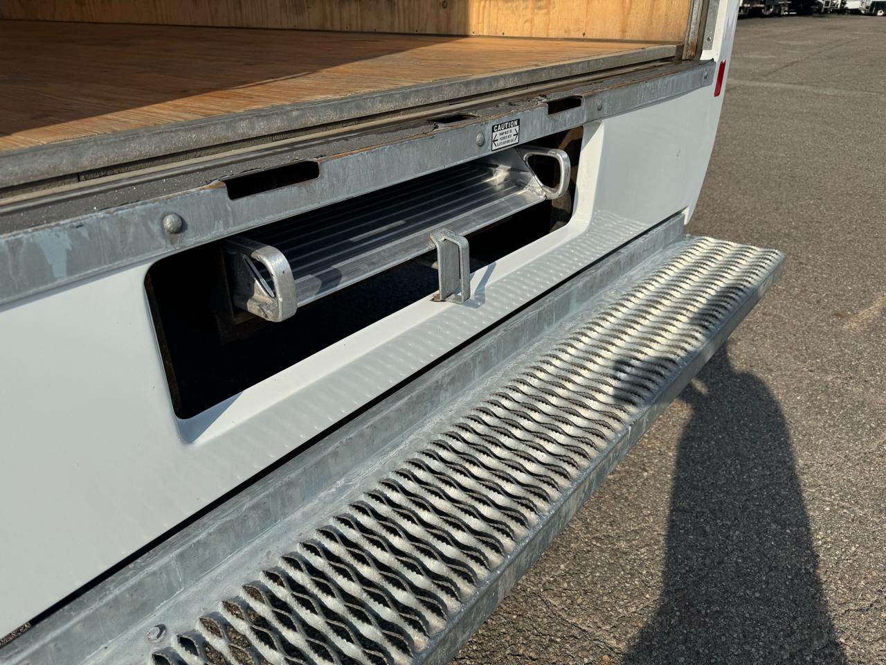 GMC Savana Commercial Cutaway 3500 Van 177" 2025