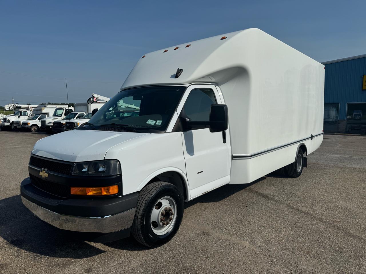 Chevrolet Express Commercial Cutaway 3500 Van 177" 2021