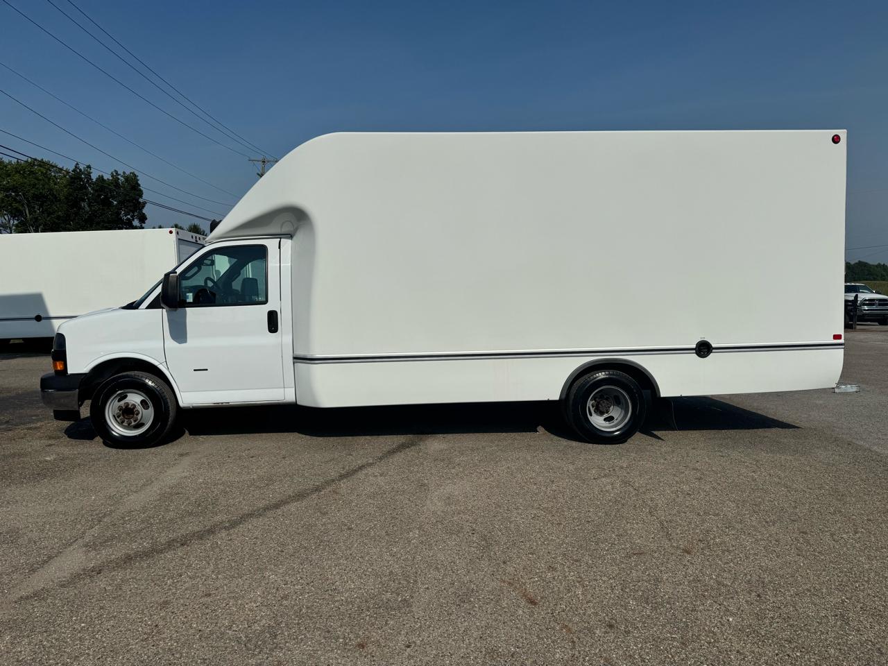Chevrolet Express Commercial Cutaway 3500 Van 177" 2021