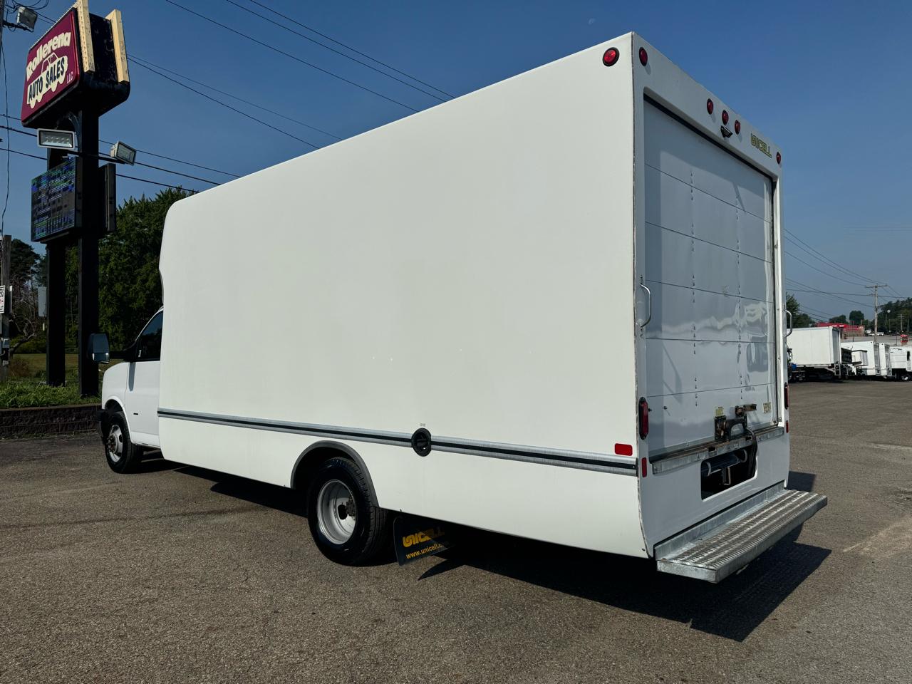Chevrolet Express Commercial Cutaway 3500 Van 177" 2021