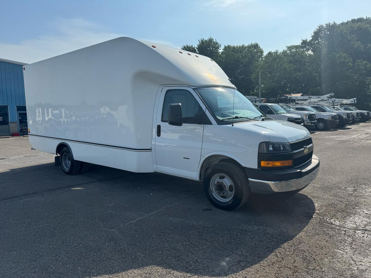 Chevrolet Express Commercial Cutaway 3500 Van 177" 2021