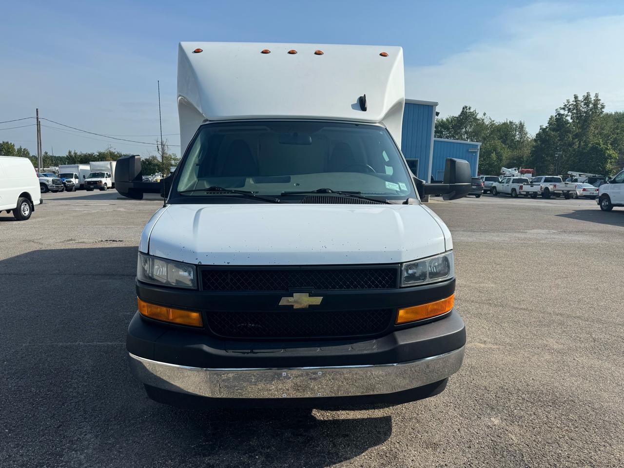 Chevrolet Express Commercial Cutaway 3500 Van 177" 2021