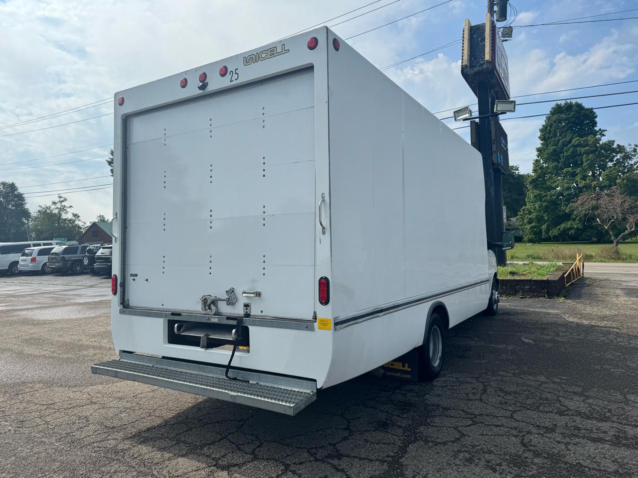 Chevrolet Express Commercial Cutaway 3500 Van 177" 2023