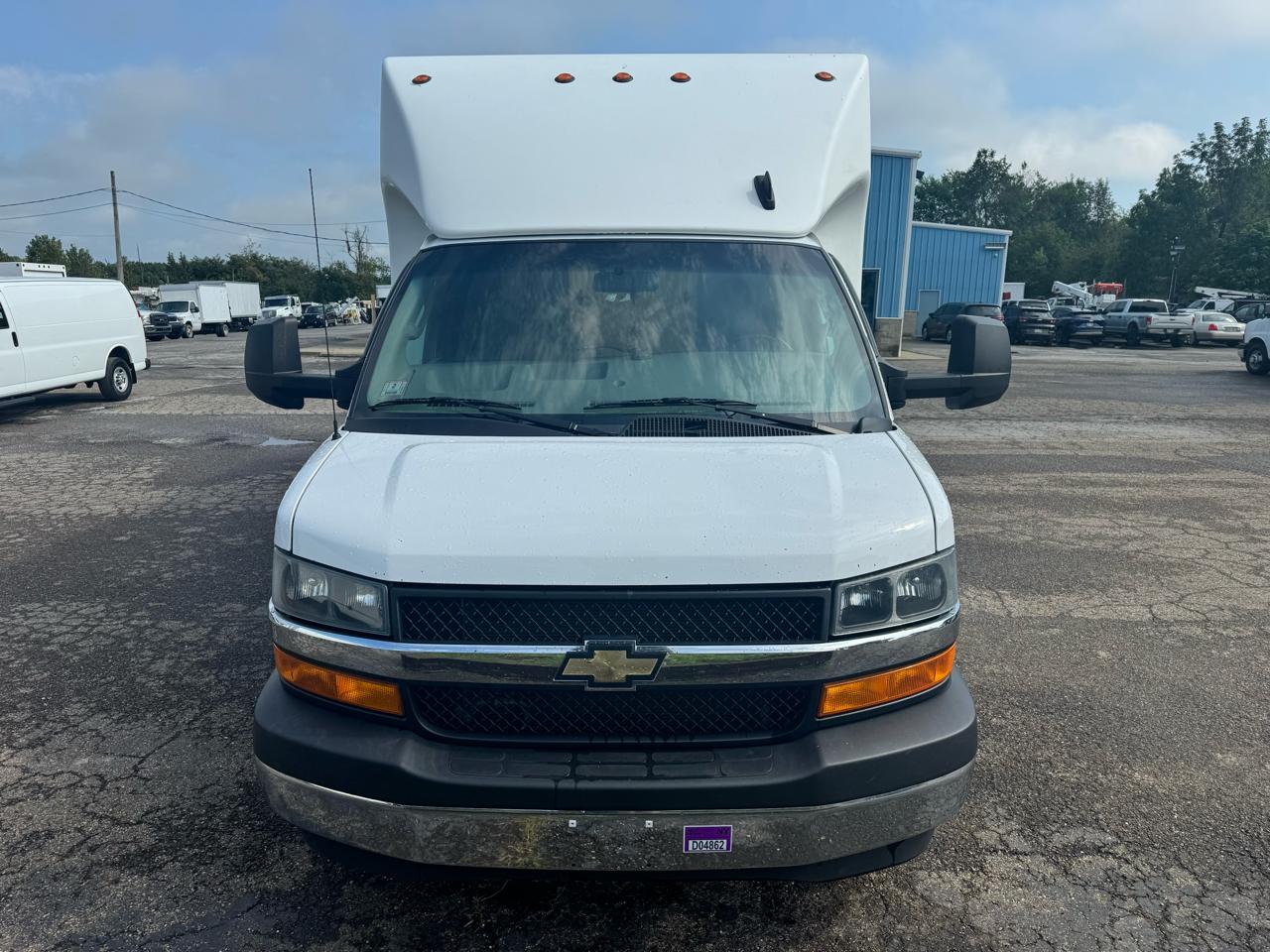 Chevrolet Express Commercial Cutaway 3500 Van 177" 2023