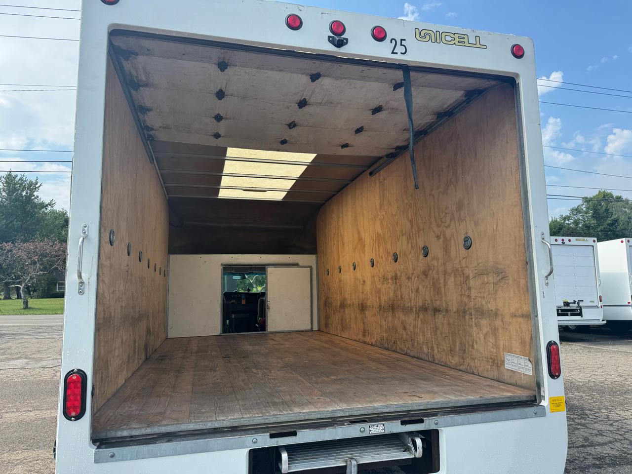 Chevrolet Express Commercial Cutaway 3500 Van 177" 2023