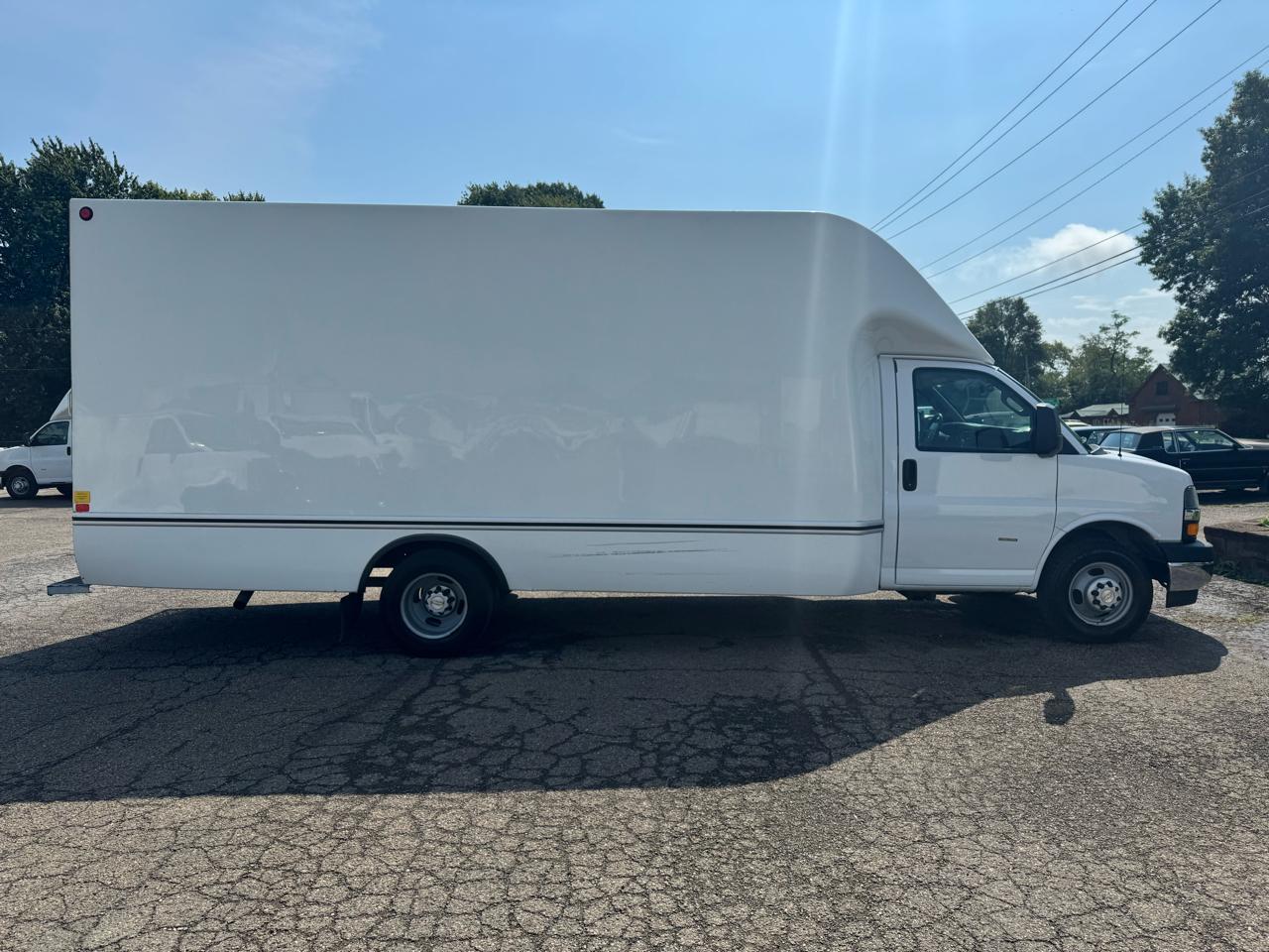Chevrolet Express Commercial Cutaway 3500 Van 177" 2024