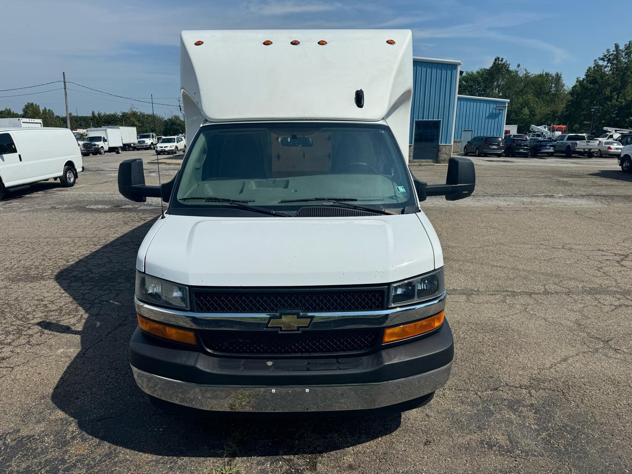 Chevrolet Express Commercial Cutaway 3500 Van 177" 2024