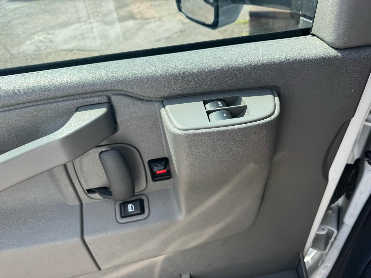 Chevrolet Express Commercial Cutaway 3500 Van 177" 2024