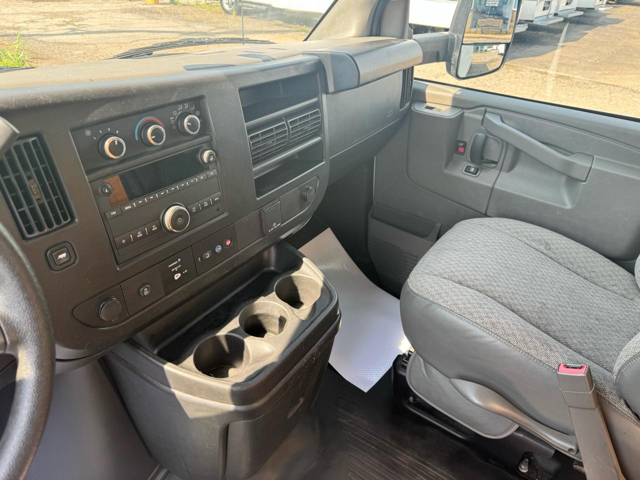 Chevrolet Express Commercial Cutaway 3500 Van 177" 2024