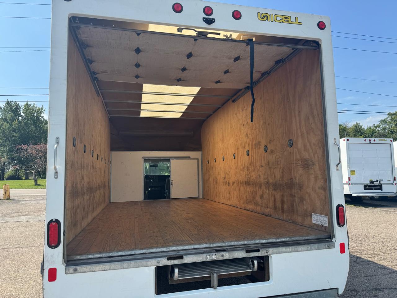 Chevrolet Express Commercial Cutaway 3500 Van 177" 2024