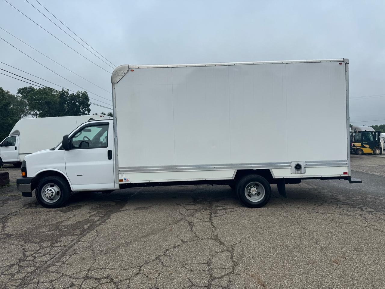 Chevrolet Express Commercial Cutaway 3500 Van 177" 2023