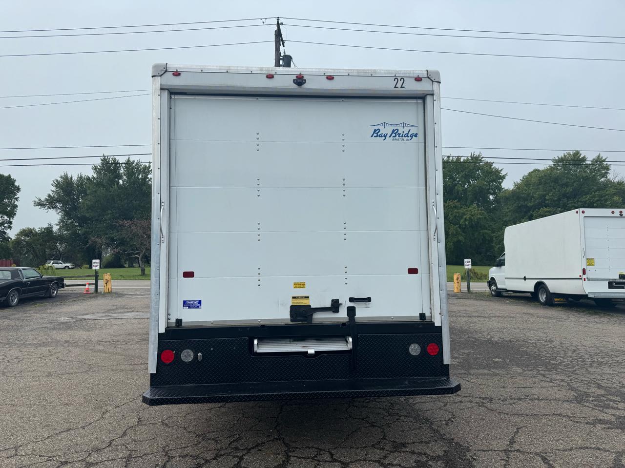Chevrolet Express Commercial Cutaway 3500 Van 177" 2023